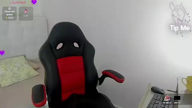 Try our streaming cams variety and talk on a personal level with our adorable girls streamers, showing off their bountiful shapes and dildos.