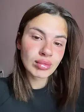 MiraReach from StripChat is Freechat