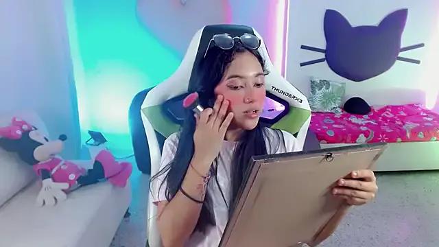 Mishel_hott from StripChat