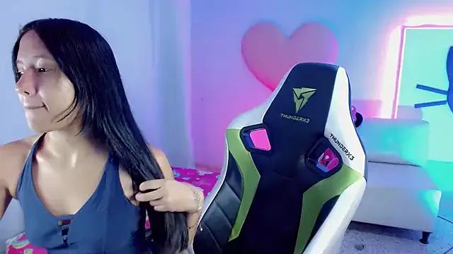 Mishel_hott from StripChat