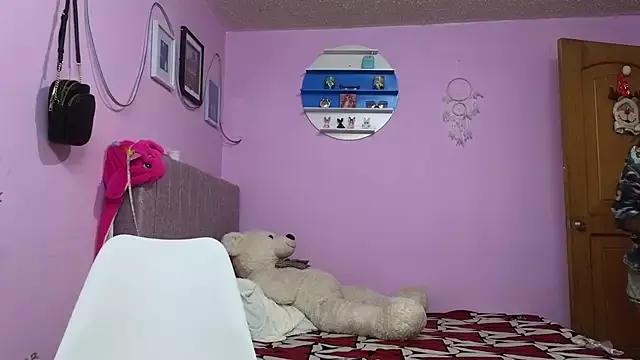 MiSofialeal from StripChat is Freechat