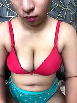 Miss-Ayraa from StripChat