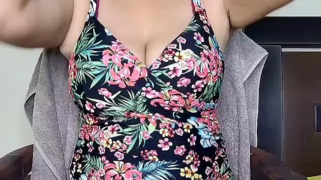 MIss-Naina from StripChat is Freechat