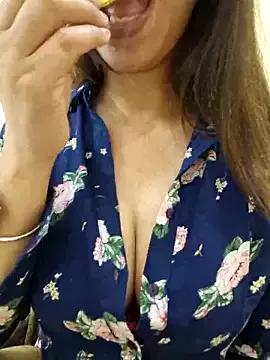 MIss-Naina from StripChat