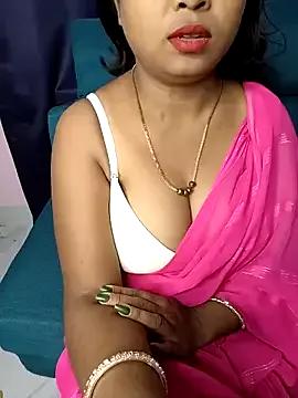 Miss-oly from StripChat