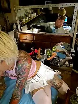 Miss-Paradise from StripChat