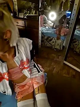 Miss-Paradise from StripChat