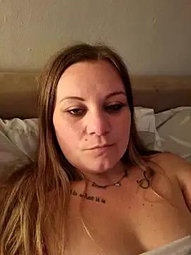 Miss-ShelbyXX from StripChat is Freechat