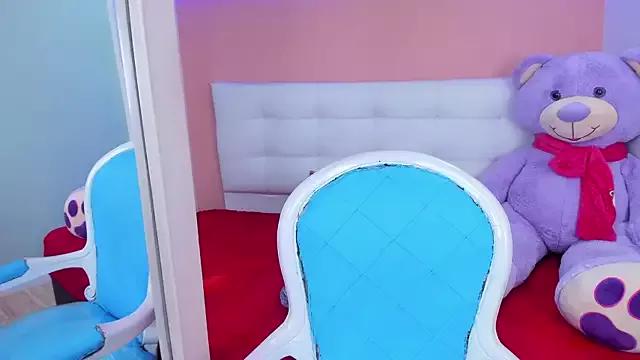 Try our streaming cams variety and talk on a personal level with our adorable girls streamers, showing off their bountiful shapes and dildos.