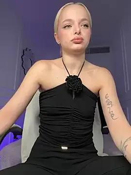 Miss_blondiee from StripChat