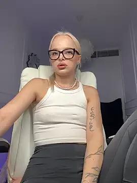 Miss_blondiee from StripChat