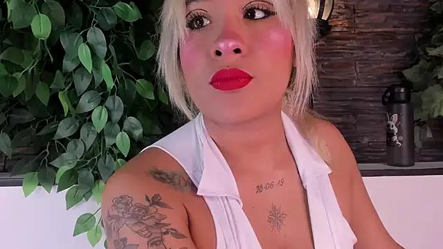Try our streaming cams variety and talk on a personal level with our adorable girls streamers, showing off their bountiful shapes and dildos.