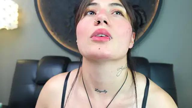 miss_sharlotte18 from StripChat