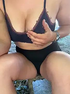 MissaLucy from StripChat is Freechat