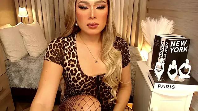 Missavacroft from StripChat is Freechat