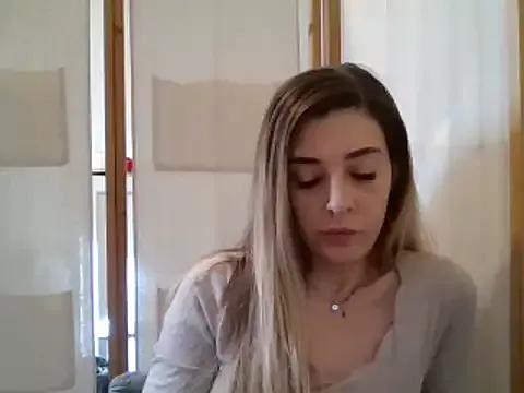 MissBella131 from StripChat