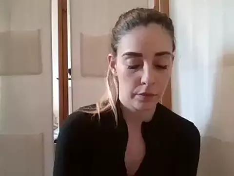 MissBella131 from StripChat