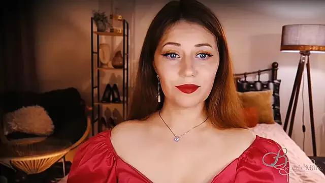 MissBeverlyMills from StripChat