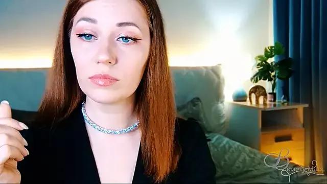 MissBeverlyMills from StripChat