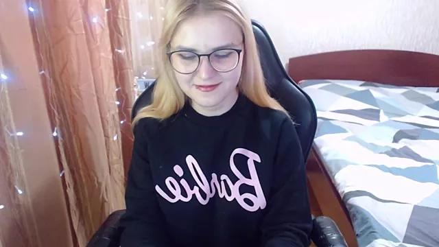 MissBrightShine from StripChat