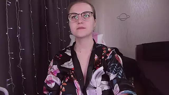 MissBrightShine from StripChat