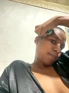 MissBubbles04 from StripChat is Freechat