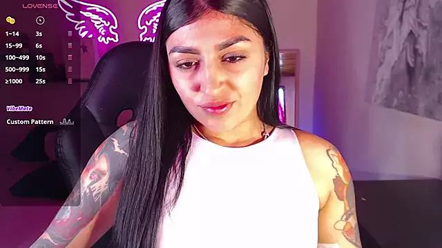 MissDennise from StripChat is Freechat