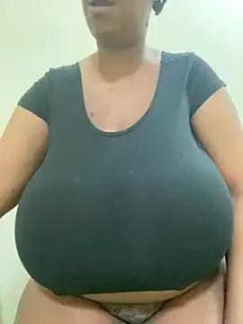 MissFancyXXL from StripChat is Freechat