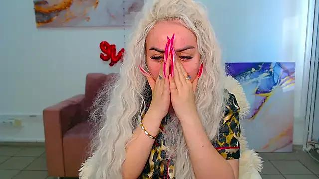 MissisCaty from StripChat