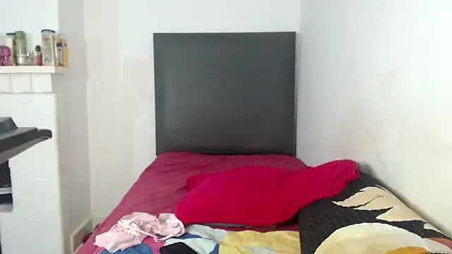 MissLola026 on StripChat 