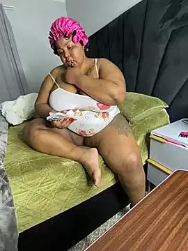 MissLola27 from StripChat