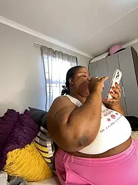 MissLola27 from StripChat