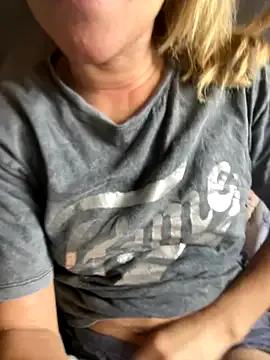MissMolly_4U from StripChat is Freechat