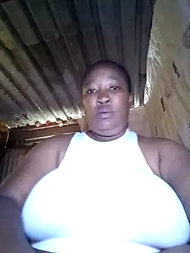 MissMoyo on StripChat 