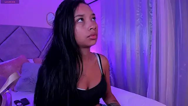 MissPocahontass from StripChat