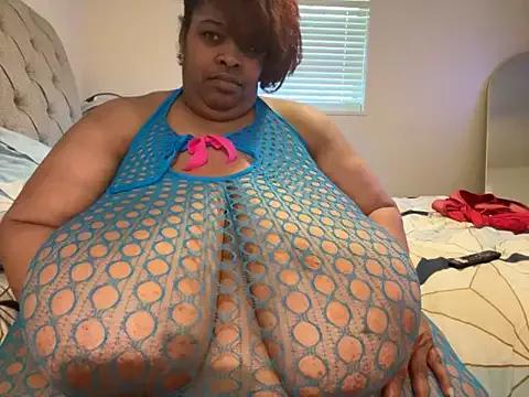 Missredboneo12 from StripChat
