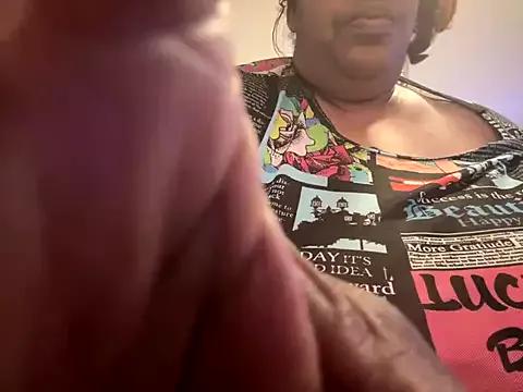 Missredboneo12 from StripChat