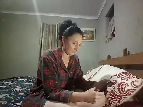 Misssharz123 from StripChat