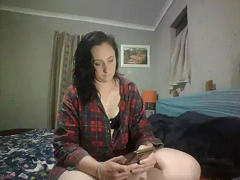 Misssharz123 from StripChat