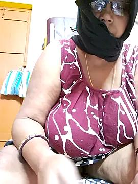 mistirani from StripChat is Freechat