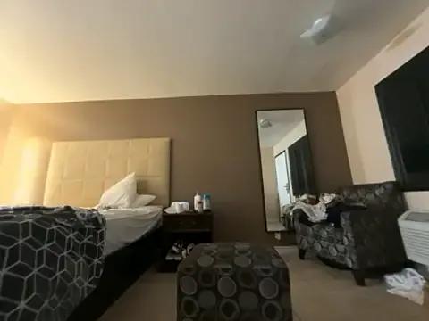 Mistress_Pea from StripChat is Freechat