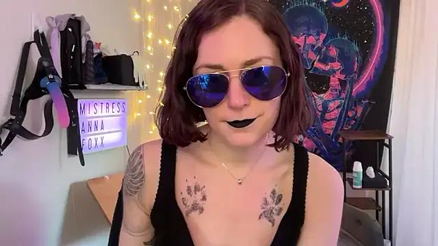mistressannafoxx from StripChat is Freechat