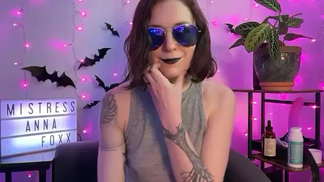 mistressannafoxx from StripChat is Freechat
