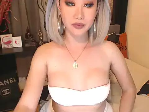 MistressKherra from StripChat is Freechat
