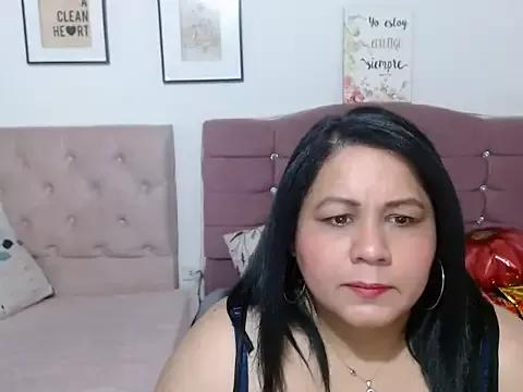 MISTRESSMILF40 from StripChat is Freechat