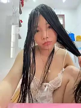 Miumieu from StripChat