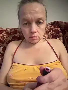 MIUNELLY from StripChat is Freechat