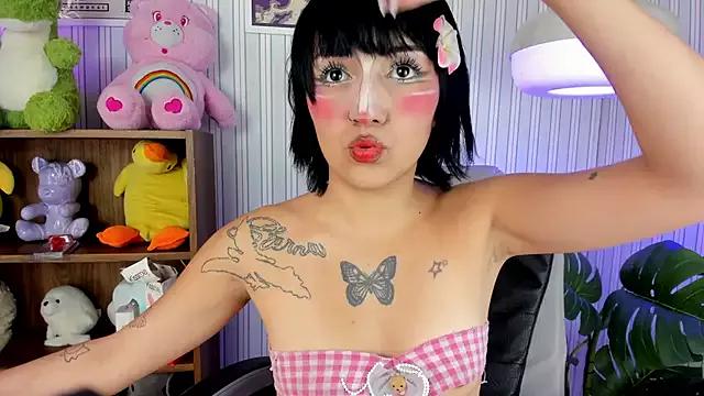 miw_kitty from StripChat is Freechat