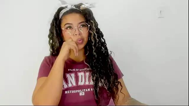 moana_taylor from StripChat is Freechat