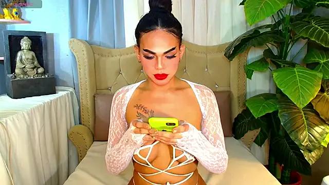 MochaliciousTransOnTop from StripChat is Freechat